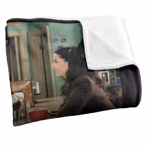 Warner Bros. Gilmore Girls Lorelai and Luke Super Soft Fleece Throw Blanket, Multicolour, W: 152 cm, D: 127 cm – 2