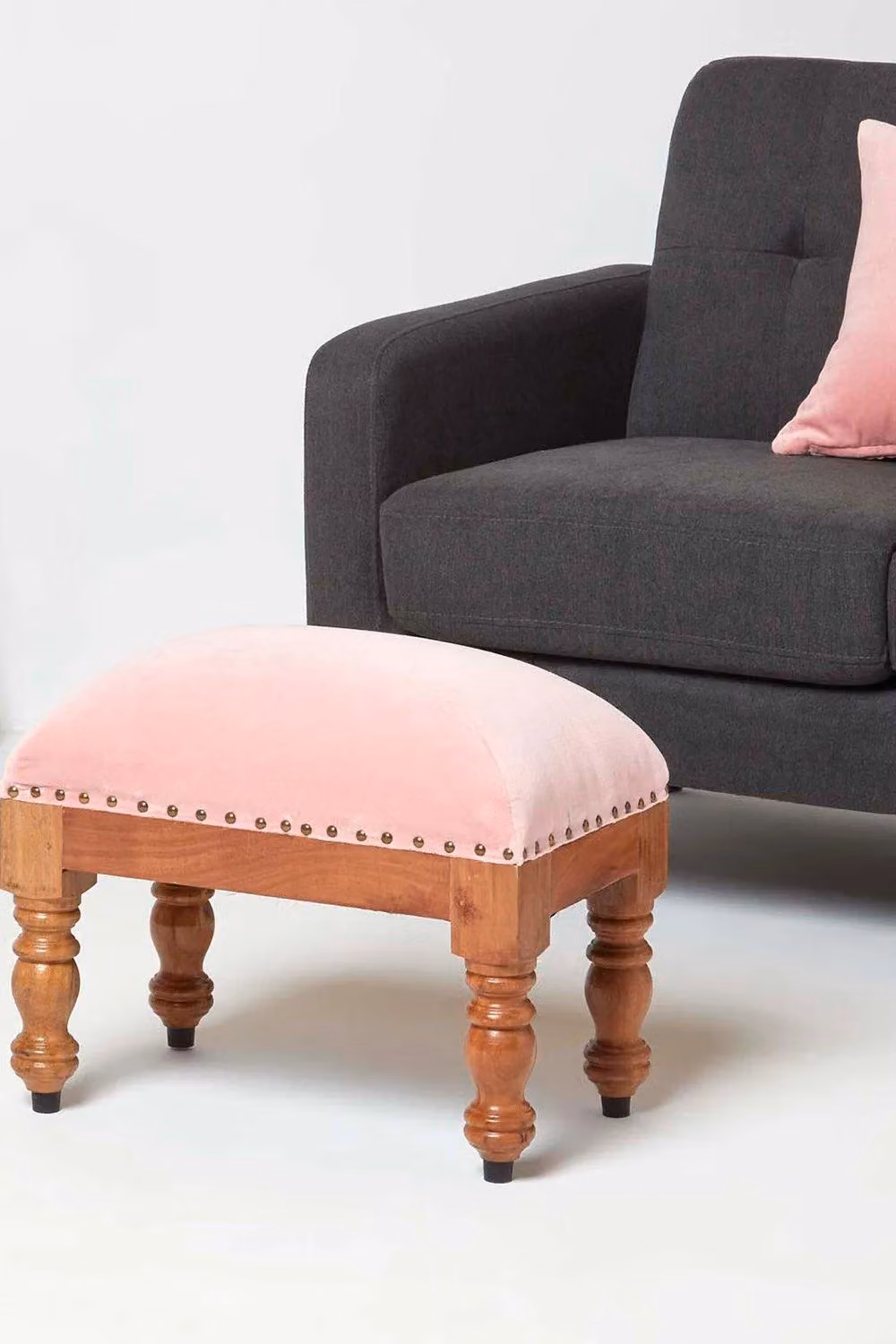 Homescapes Mable Pink Velvet Rectangular Footstool W/D/H: 50 x 40 x 40 cm – 2