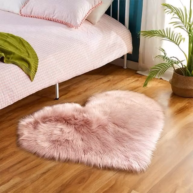 Lifeideas Heart Shaped Shaggy Faux Fur Area Rug in Pink