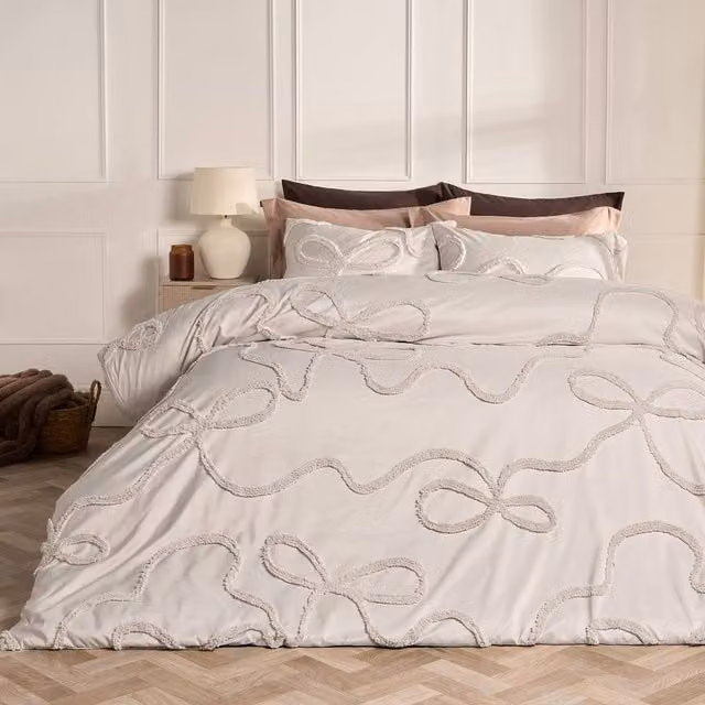 OHS Tufted Bow Bedding Set with Duvet Cover and Pillowcase in Sand, 180 x 200 cm