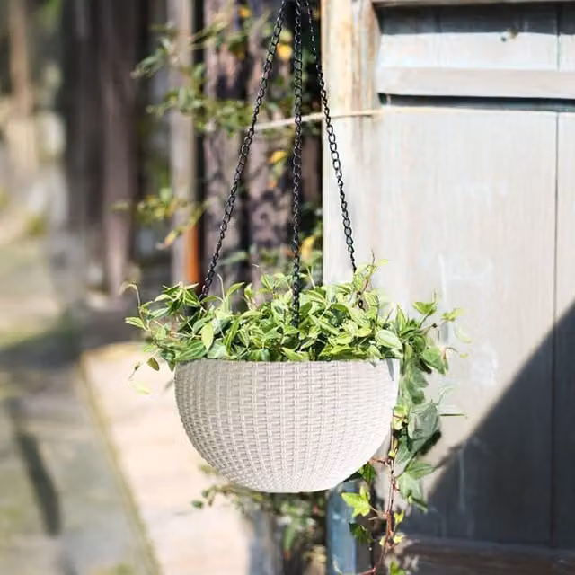 Livingandhome Pack of 3 White Plastic Hanging Flower Basket Planters