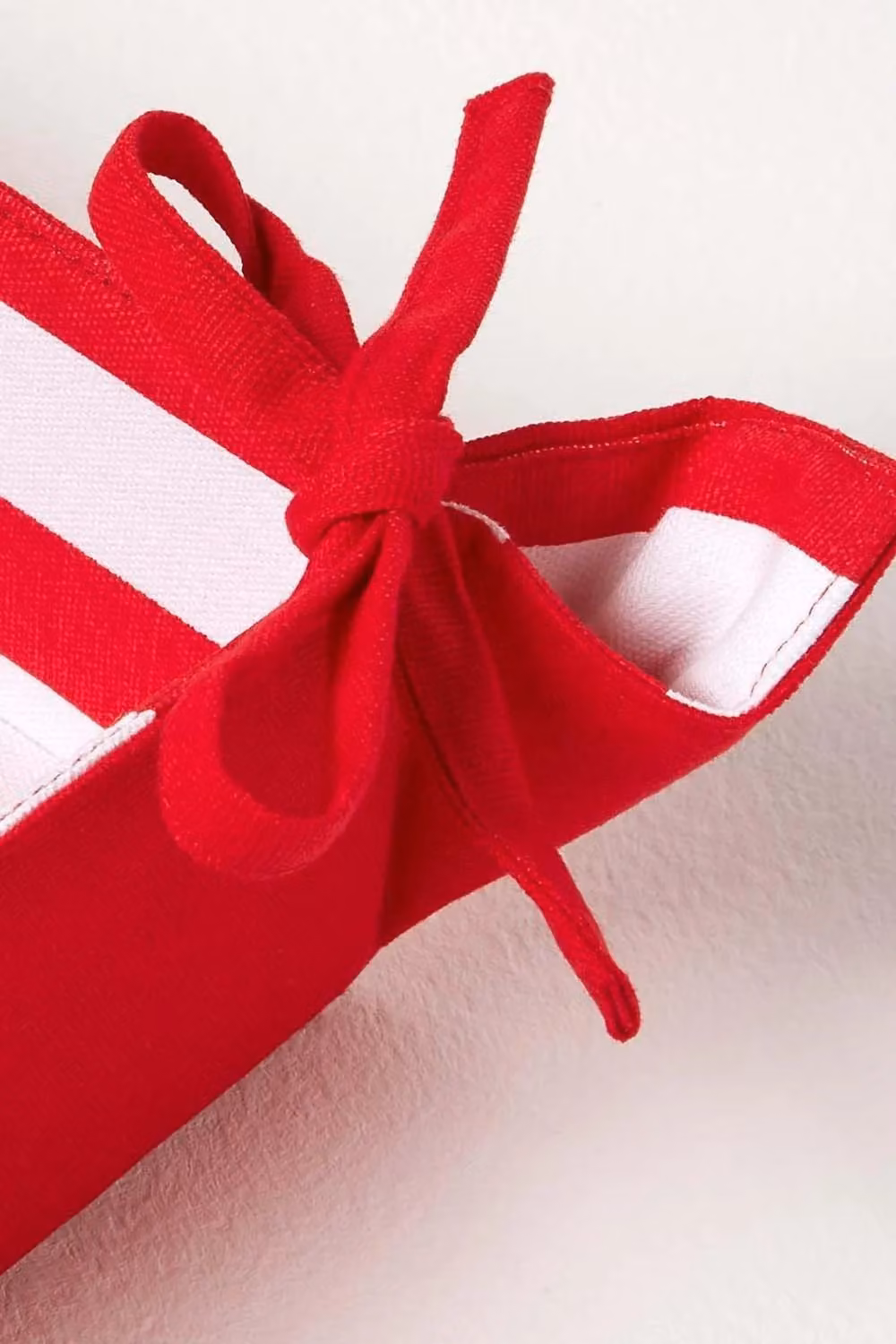 Homescapes Reversible Red Striped Bread Basket with Foldable 100% Cotton Fabric Liner – 2