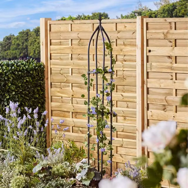 Garden Gear Metal Obelisk Plant Support in Black