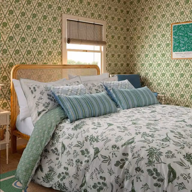 Joules Festival Pheasants Super Kingsize Reversible Cotton Percale Duvet Cover and Pillowcase Set, Green, W: 200 cm, L: 260 cm (Note: Original text provided 180x200 cm which is a Double size, but the title specifies Super Kingsize. Based on the provided d