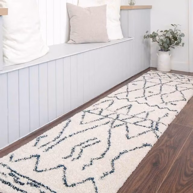 The Rug House Boho Moroccan Linear Shaggy Living Area Rug in Beige and White, W: 240 cm, D: 60 cm