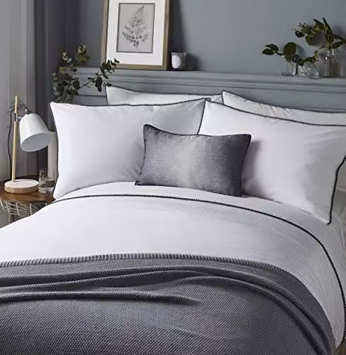 Serene Pom Pom Duvet Cover and Pillowcase Set in White and Grey, 200 x 200 cm – 1