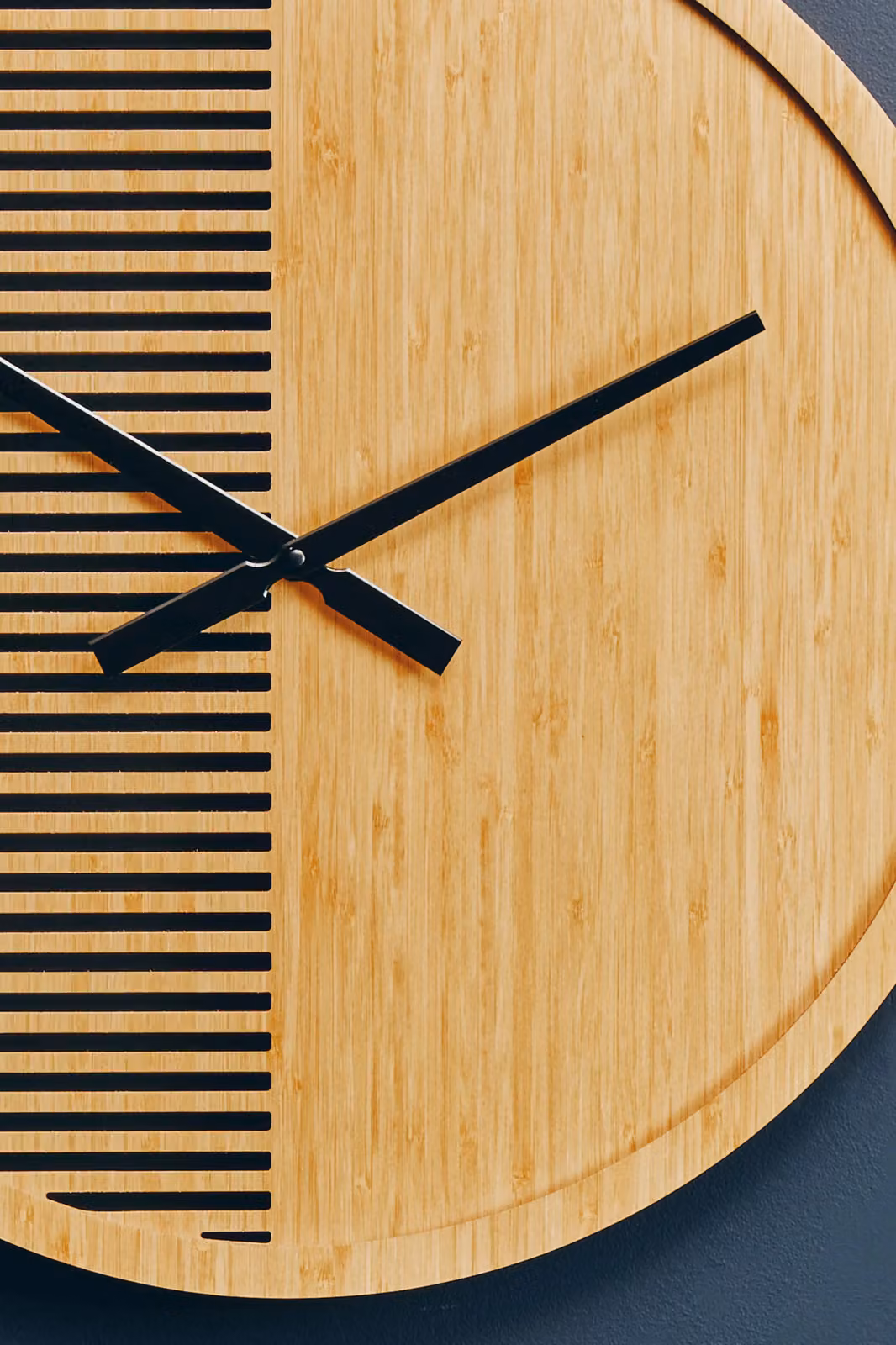 Orsina Modern Round Wooden Wall Clock, Diameter: 60 cm – 5