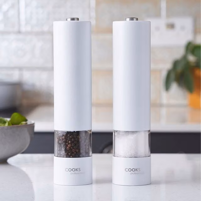 Cooks Professional Electric Stainless Steel Automatic Salt and Pepper Mill Set in White