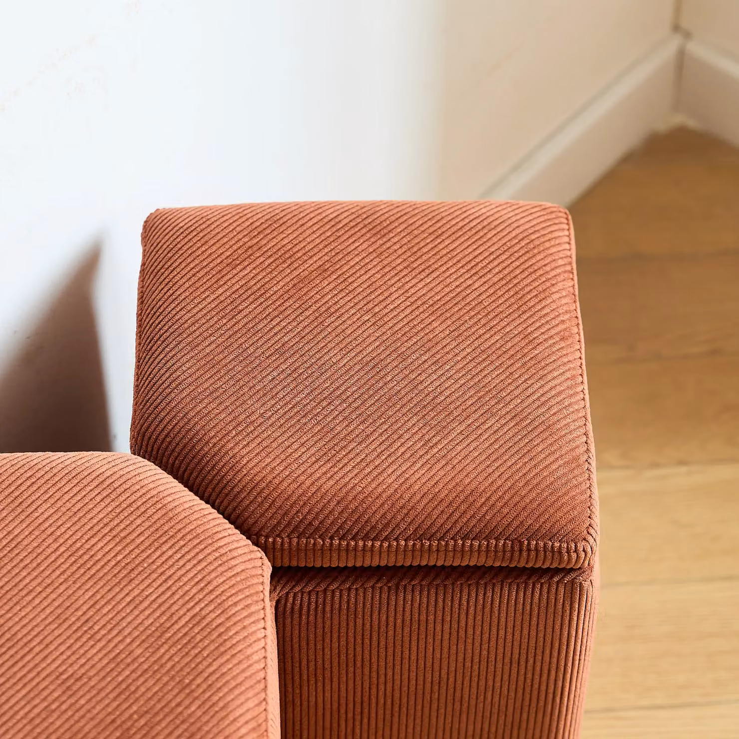 Nordlys Scandinavian Velvet Lounge Pouf in Red and Orange – 5
