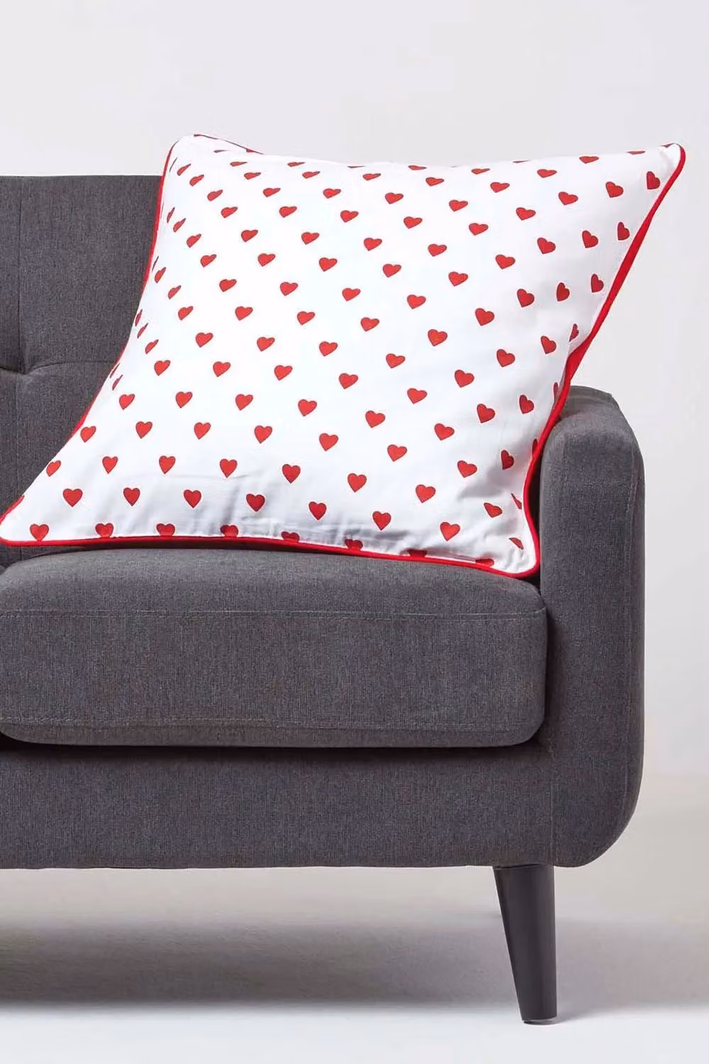 Homescapes Love Hearts Cotton Cushion Cover in Red and White, W/D/H: 45 x 45 x 0 cm – 2