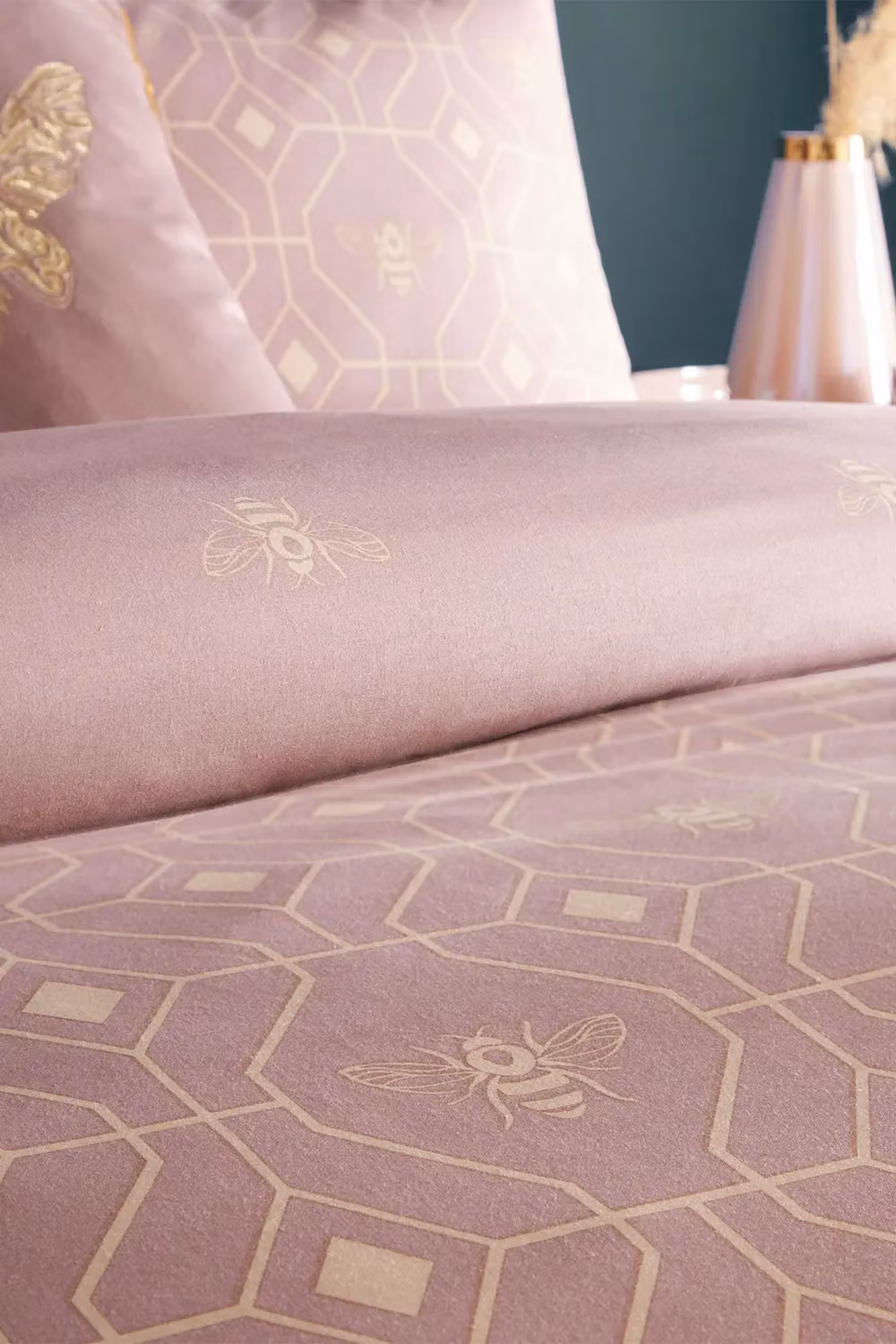 Riva Paoletti Bee Deco Reversible Geometric Duvet Cover and Pillowcase Set in Pink and Gold – 3