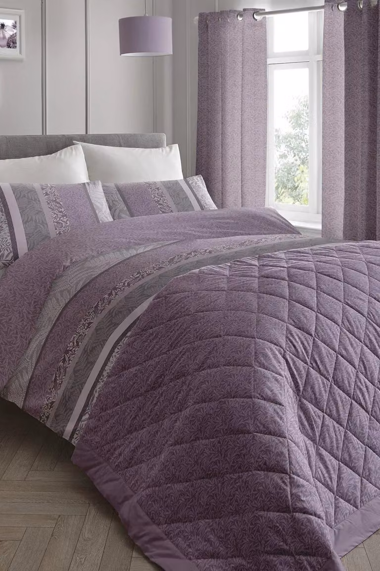 Dreams & Drapes Hanworth Modern Leaves & Fauna Striped Duvet Cover Set in Purple, Single (90 x 200 cm)