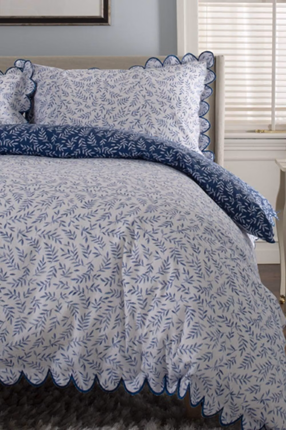 The Lyndon Company Ashling Garden Leaf Cotton Duvet Set and Pillowcase in Blue, Reversible Floral Design, W/D/H: 90 x 200 cm – 2