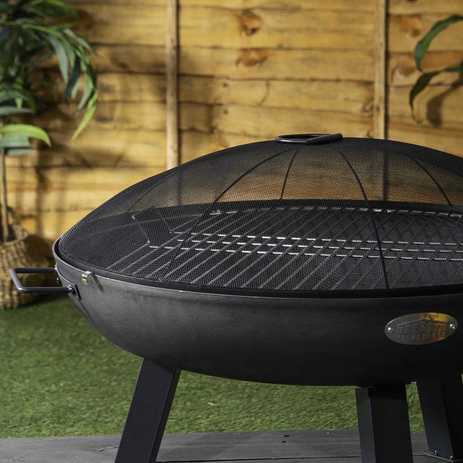 Harbour Housewares Grey Metal Fire Bowl and Grill Set with Spark Guard, Diameter: 72.5 cm – 3