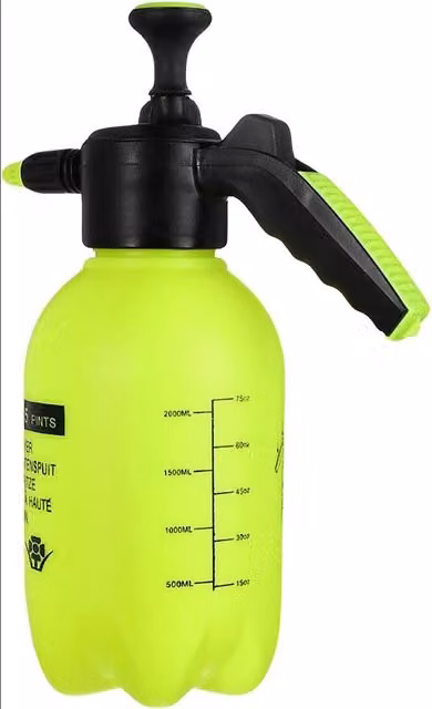 MantraRaj 2L Portable Manual Pressure Spray Bottle with Adjustable Nozzle, Green