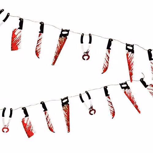 SHATCHI 8-Piece Red Bloody Weapons Halloween Decoration Garland, 2.44 m Plastic Spooky Bunting for Haunted House Parties – 1