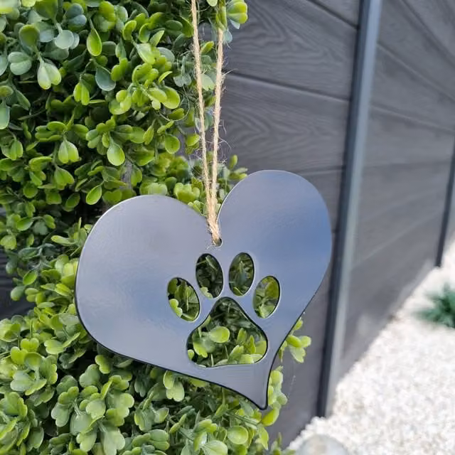 Laser Hut Black Metal Heart Wall Plaque Hanging Decoration