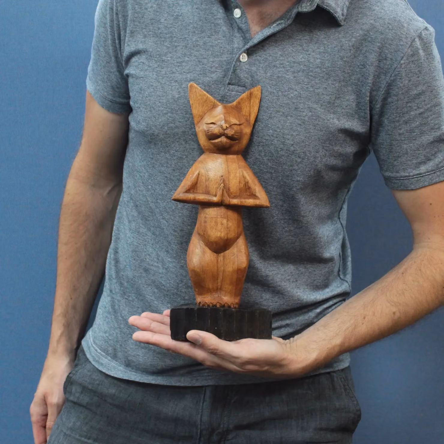 KDMD Handcarved Wooden Yoga Cat Figurine in Brown, H 12.0 cm x W 7.0 cm x D 12.0 cm – 2