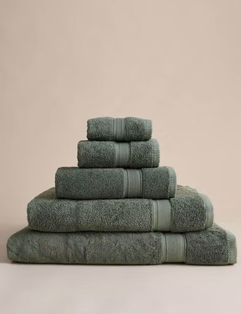 M&S Fluffy Pure Cotton Terry Towel in Green