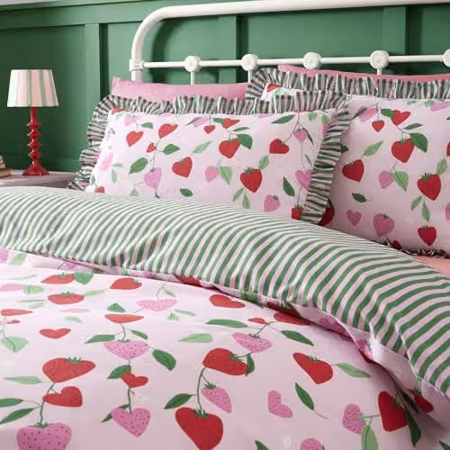 Bedlam Fun Strawberries Childrens Duvet Cover Set in Pink and Red, W/D/H: 200 x 200 cm – 2