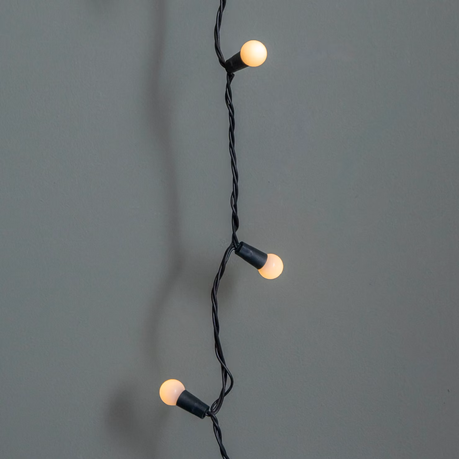Samuel Alexander 10m Warm White Multi-Action Pearl LED Christmas String Lights with 100 LEDs – 2