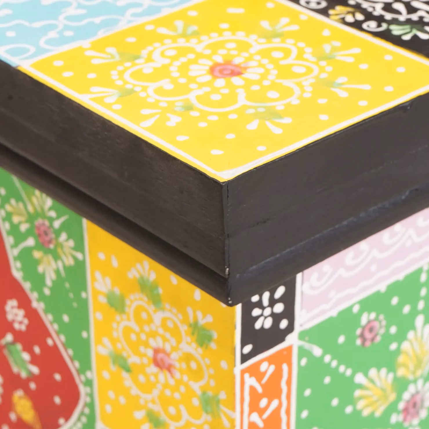 Berkfield Home Multicolour Floral Mango Wood Storage Box W: 40 cm, D: 30 cm, H: 30 cm – 5