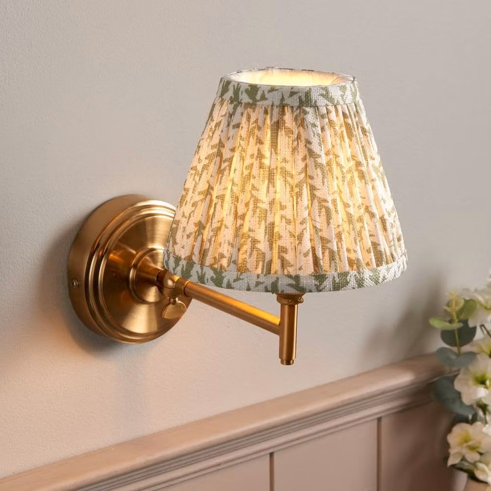 Netlighting Step Fold Wall Light with Green Fabric Leaf Shade and Gold/Brass Metal Finish, B22, 16 cm – 2