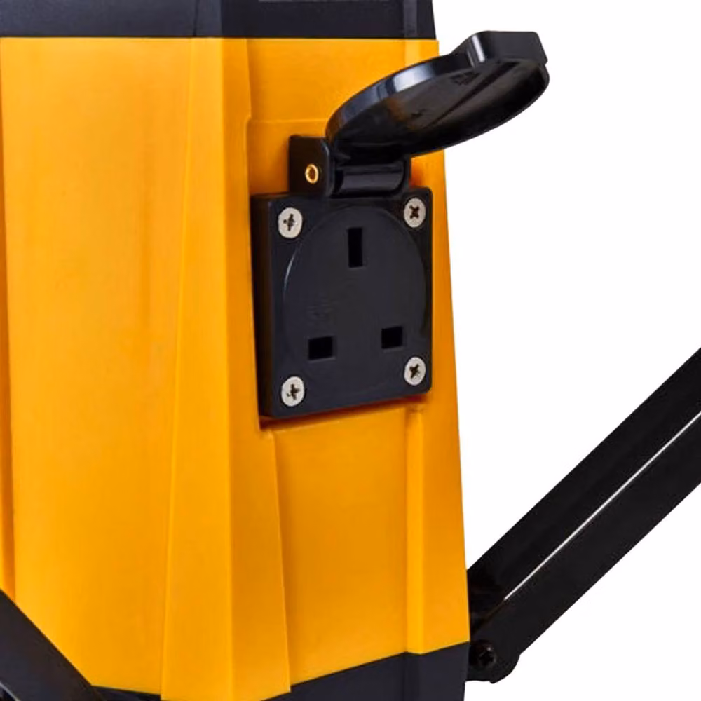 Stanley Plasterer's Area Light with Outlet Socket, 4500 Lumens, Yellow/Multicolour – 2