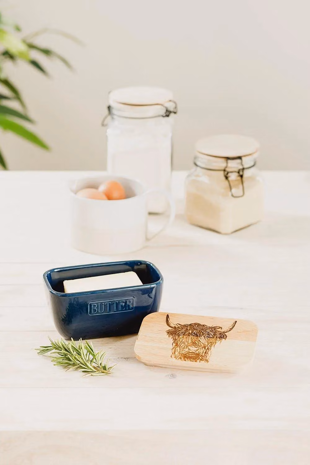 Selbrae House Blue and White Ceramic and Wood Butter Dish – 3