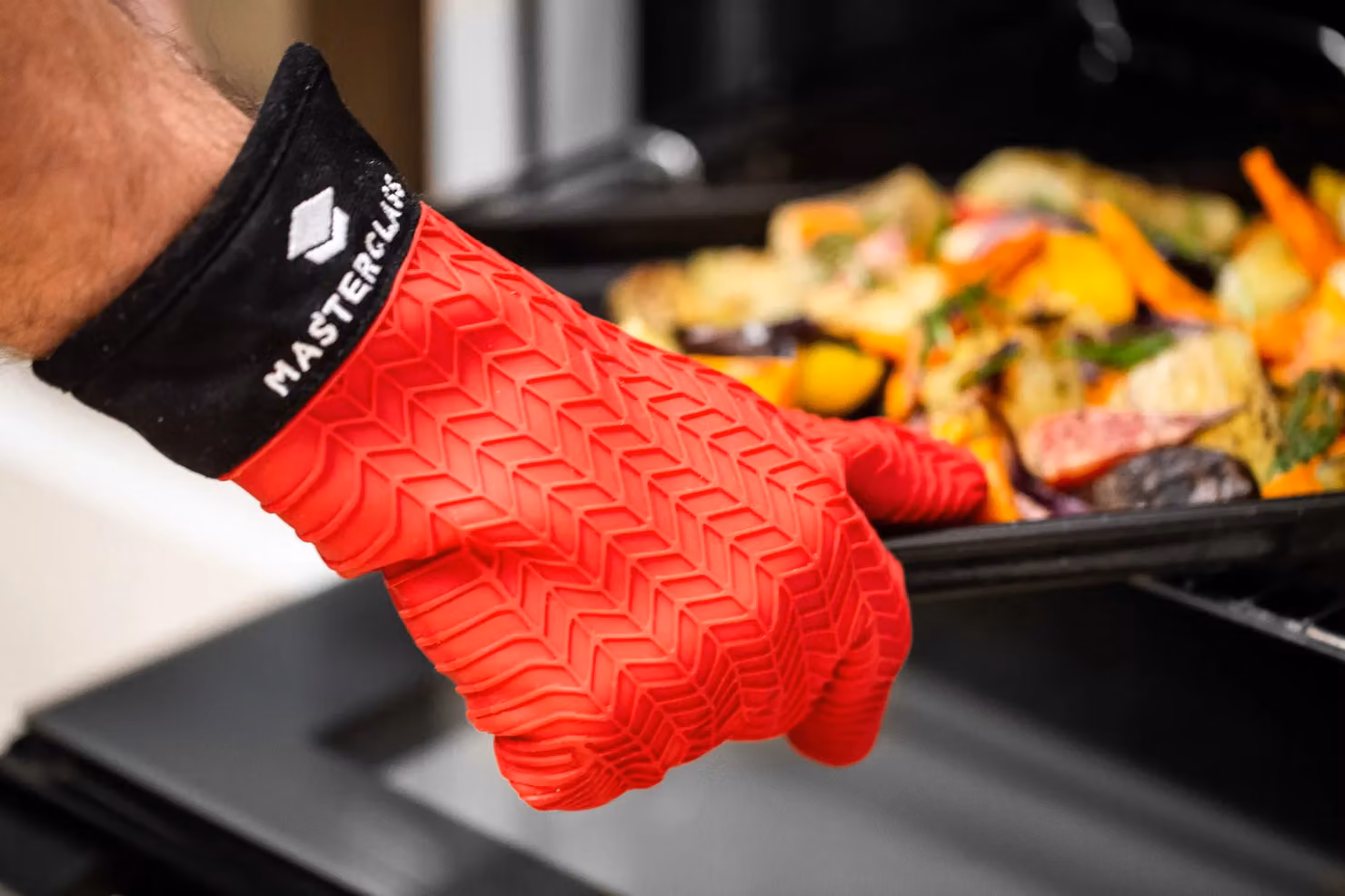 MasterClass Red Non-Slip Silicone Oven Glove with Fleece Lining – 7
