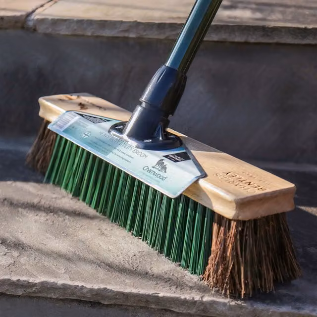 Charles Bentley Charnwood 16 inch Utility Broom with Scraper, Brown and Multicolour, H x W x D: 141 x 40 x 1.38 cm