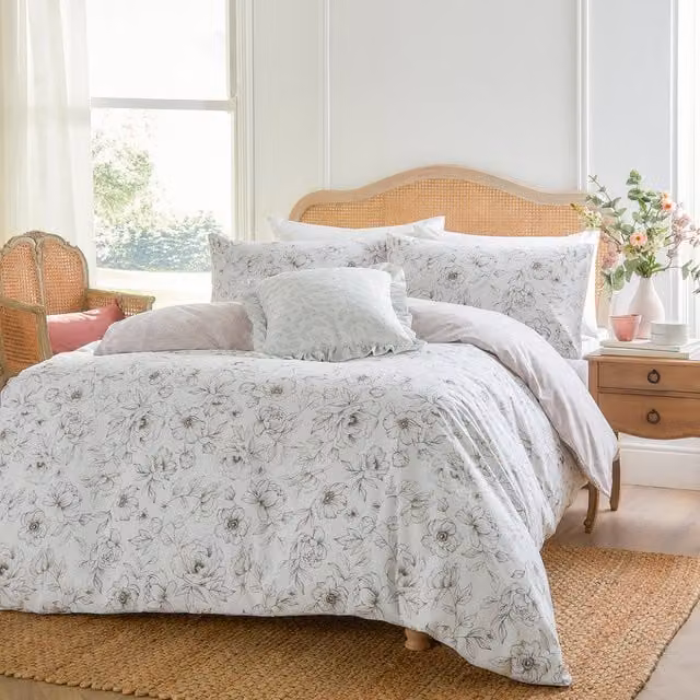 Bella Reversible Floral Cotton Duvet Cover Set in Beige, Yellow and White, W: 180 cm