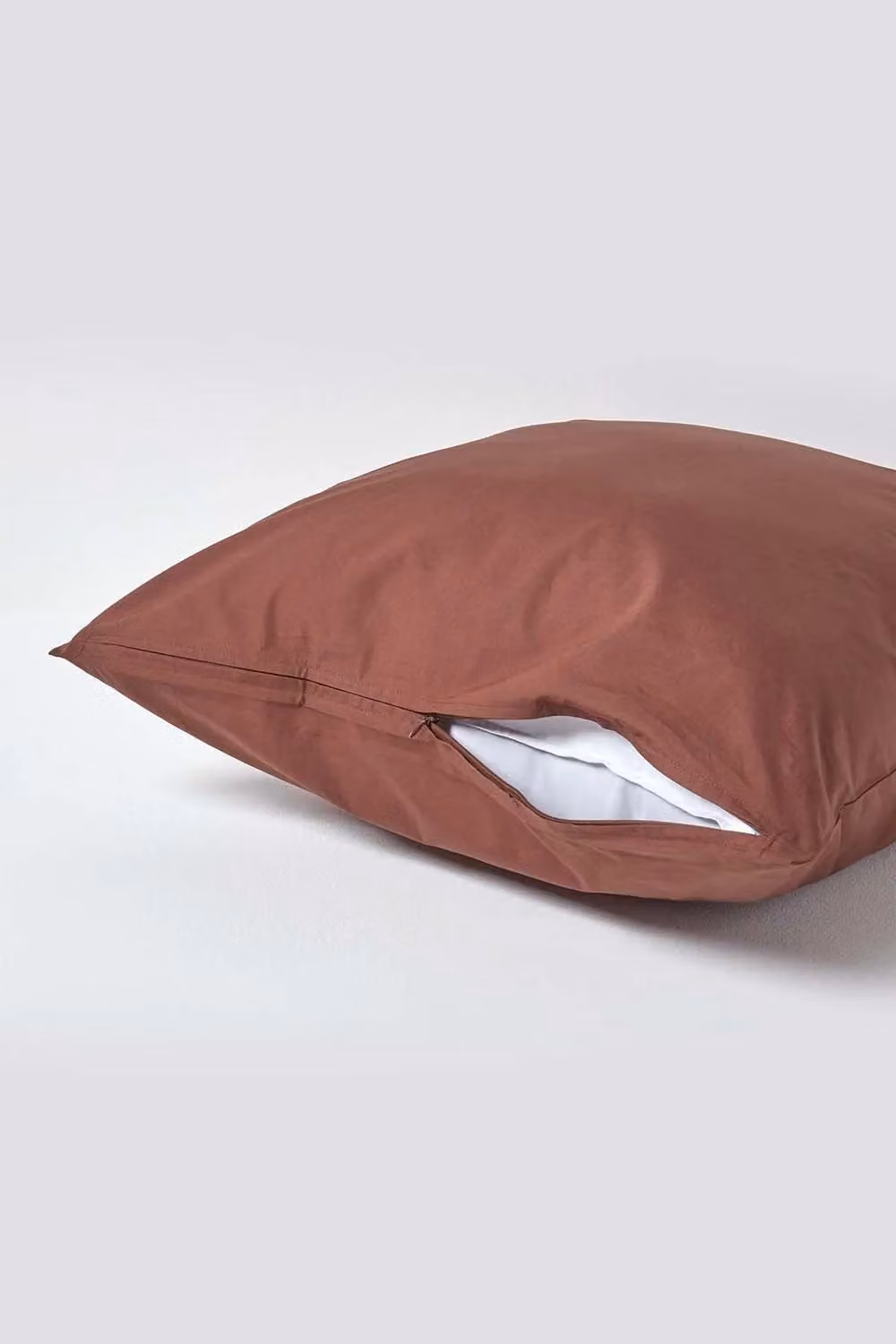 Homescapes Chocolate Brown Egyptian Cotton Percale Euro Pillowcase with Zip, W/D/H: 60 x 60 x 0 cm, 200 TC – 2