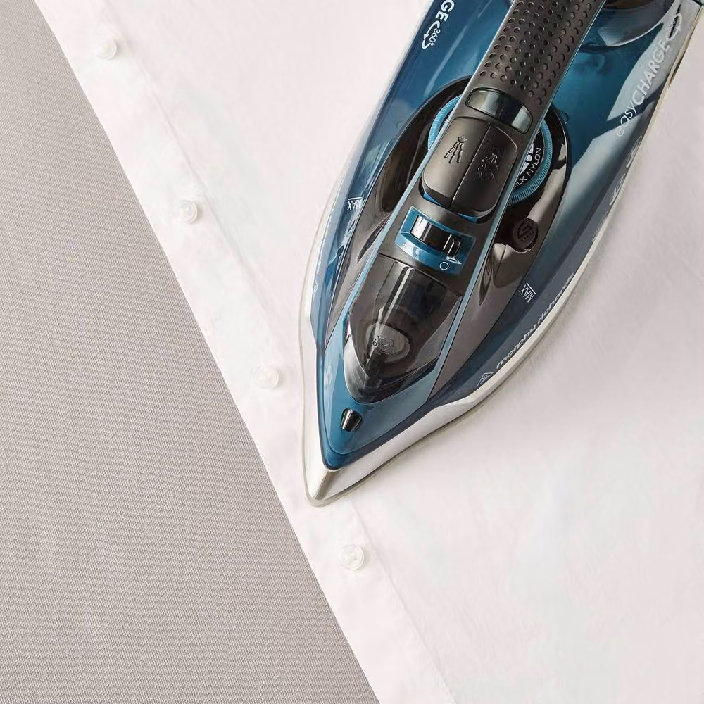 Morphy Richards EasyCharge+ 2400W Cordless Steam Iron with Ceramic Soleplate, Vertical Steam and Auto Shut-off, Deep Lagoon Blue – 5