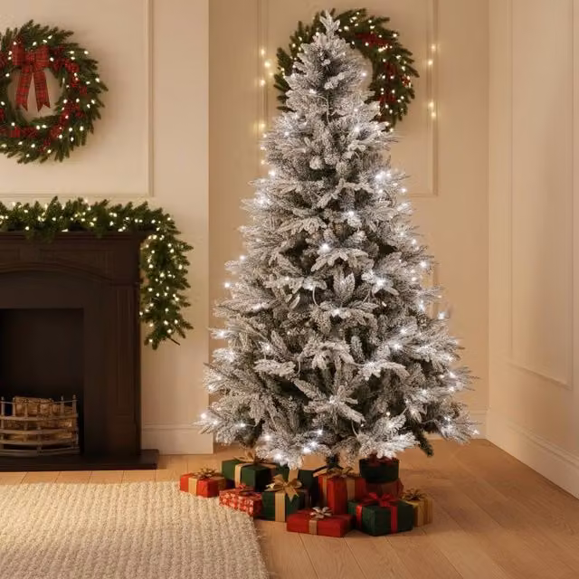 Shatchi Pre-Lit Snow Flocked Christmas Tree with Cool White Lights in Green, 4ft
