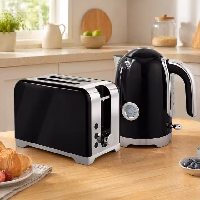 STILVORA Retro Toaster and Kettle Set in Black and Silver