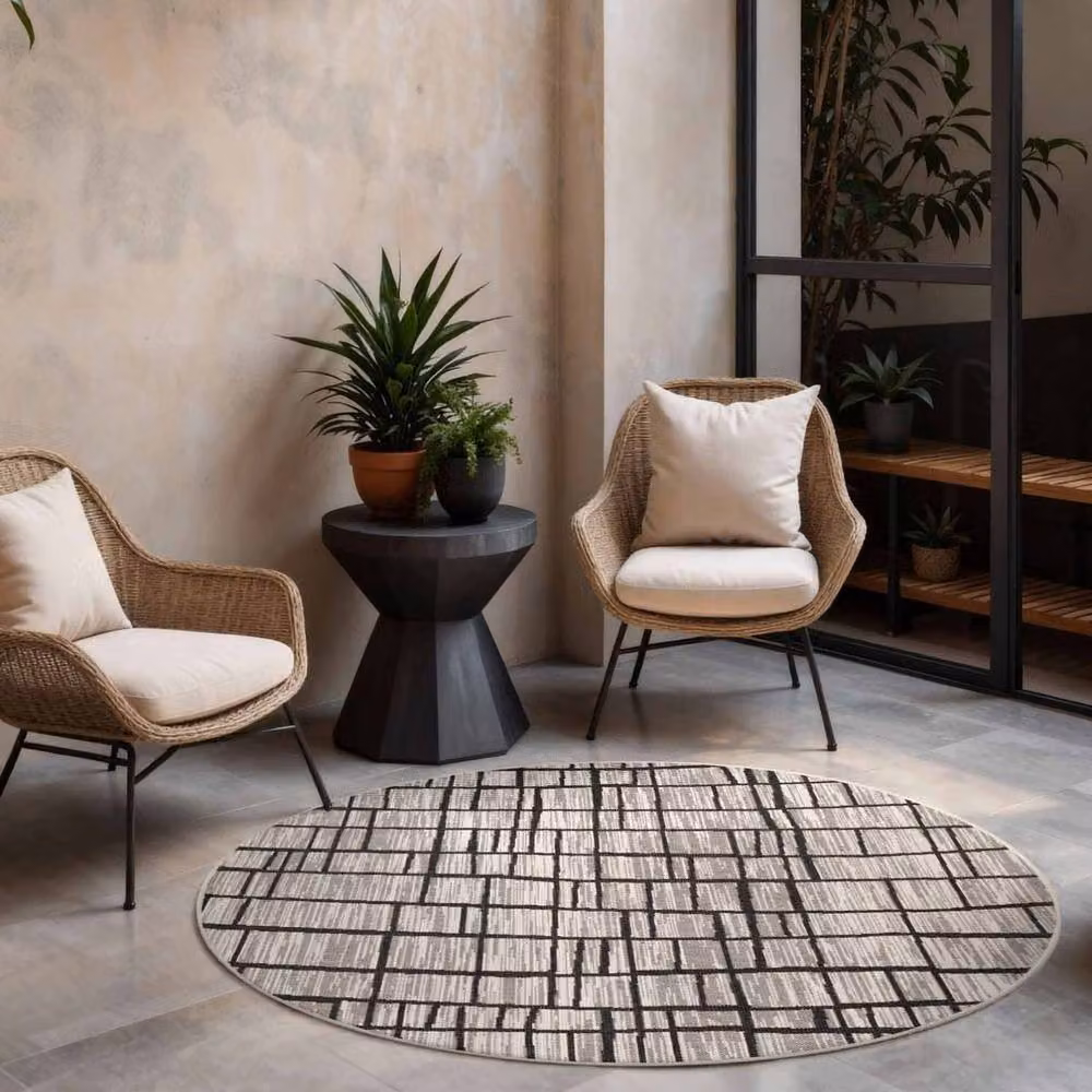 Ted Baker Crouch Round Abstract Indoor Outdoor Rug in Black, Diameter: 160 cm – 2