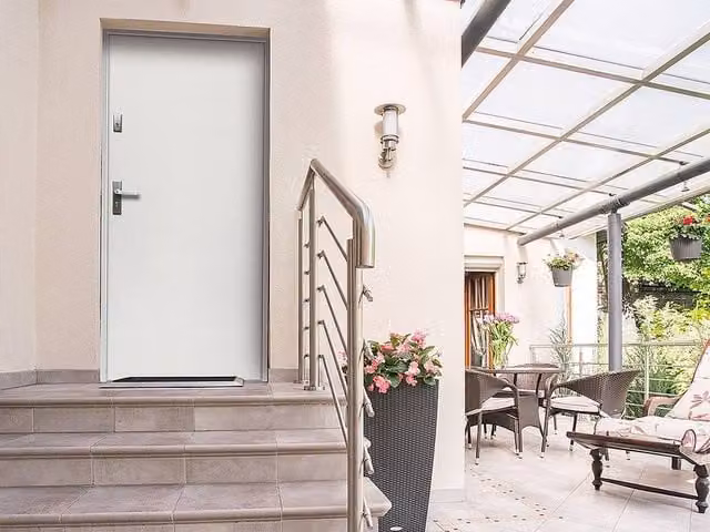 Vente-unique Agueda Modern Steel Front Door, White, Right-Hand Swing, H: 207 cm, W: 100 cm