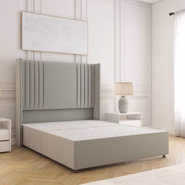 BSSPOKE Cheshire Divan Bed with 54 inch Headboard in Silver Plush Velvet, W/D/H: 90 x 190 cm