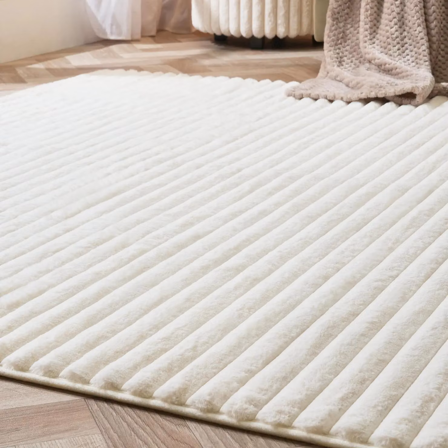 OHS Faux Fur Ribbed Rug in Beige and White, W/D/H: 160 x 230 cm – 2