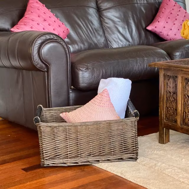 Topfurnishing Wicker Kitchen Log Fireplace Storage Basket with Handle, Brown, Diameter: 35 cm
