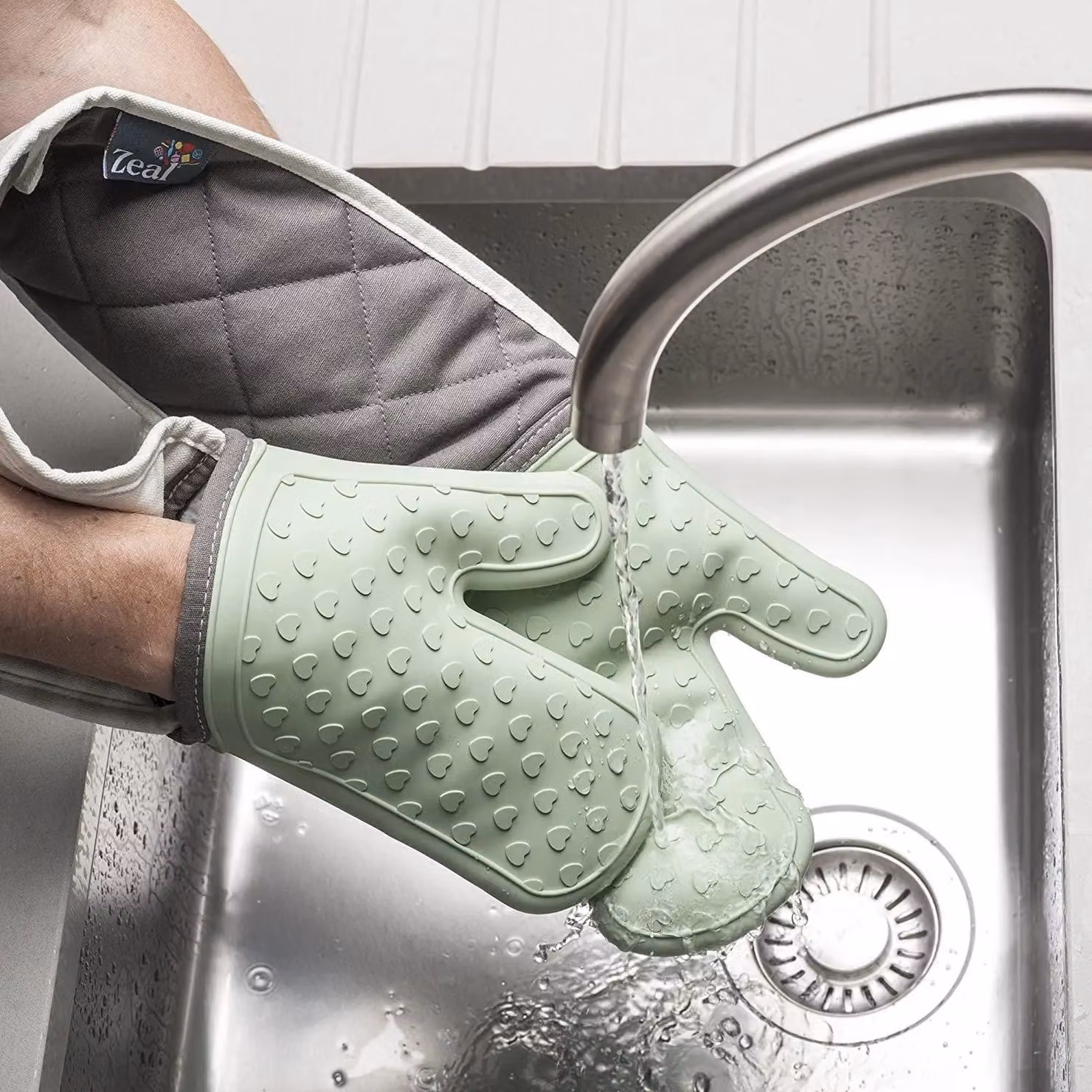 Zeal Steam Stop Waterproof Non-Slip Silicone Double Oven Gloves in Light Green – 4