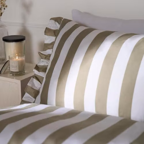 OHS Striped Reversible Microfibre Duvet Cover and Pillowcase Set, Green, Duvet Cover: 200 x 200 cm, Pillowcases: 50 x 75 cm – 2