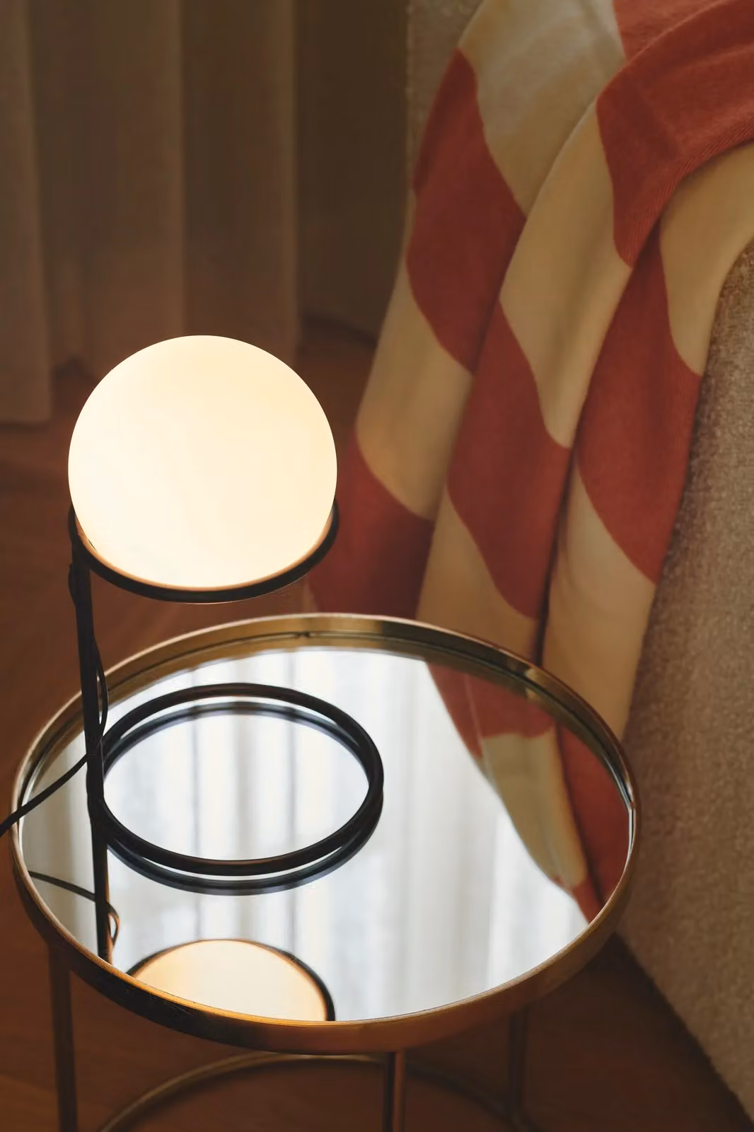 Nordlux Wilson Modern Table Lamp in Black Glass and Metal with G9 Bulb – 3