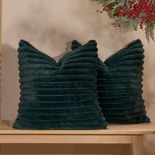 OHS Pack of 2 Green Faux Fur Ribbed Scatter Cushions with Removable Covers, 45 x 45 cm – 4
