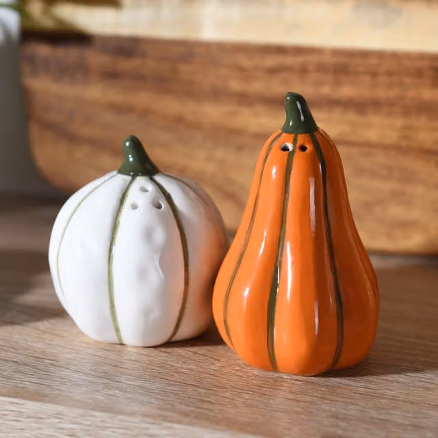 Kingsbury Gifts Set of 2 Multicolour Pink Ceramic Pumpkin Salt and Pepper Shakers, H: 7-9 cm
