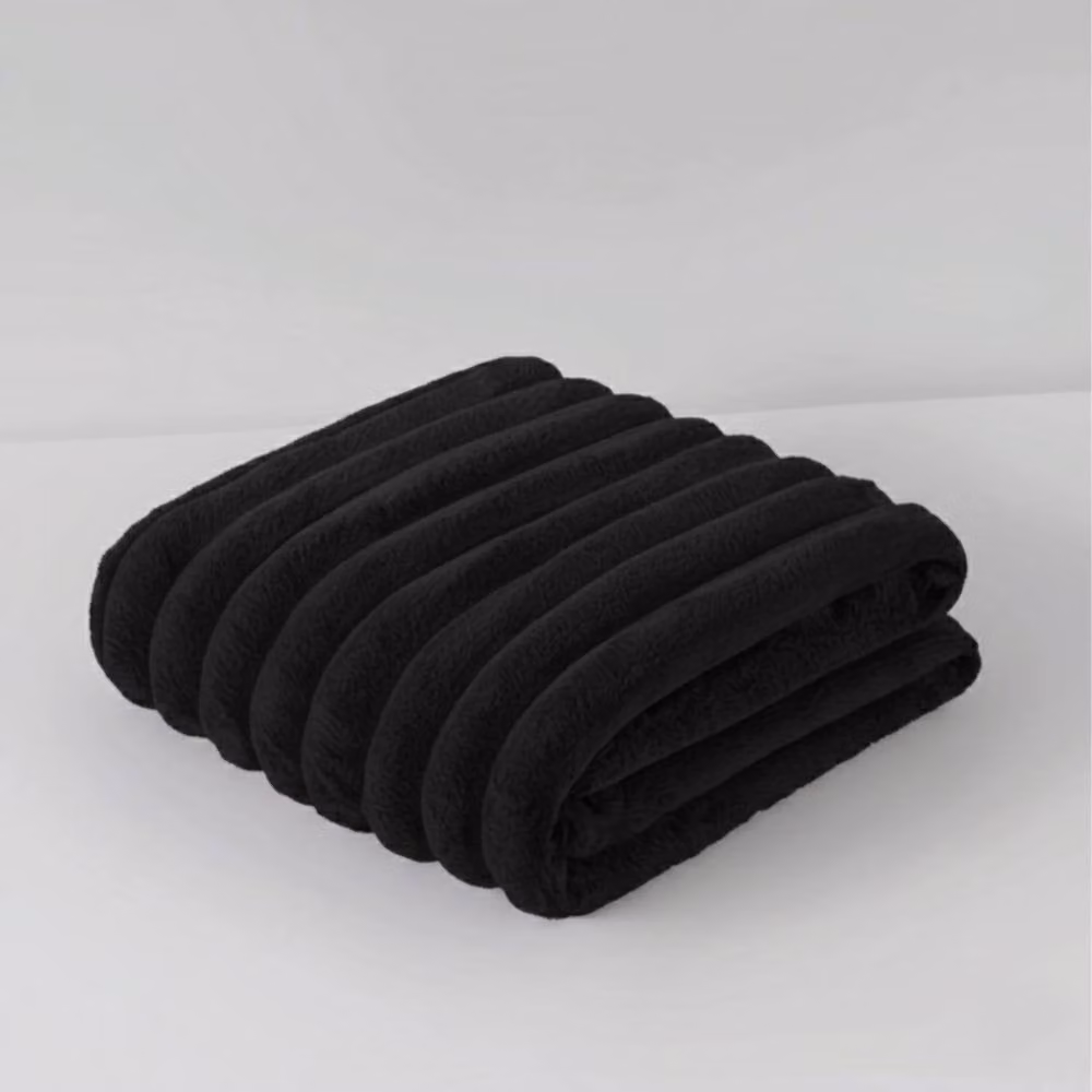Snug City Chunky Ribbed Mink Throw Blanket in Black, W/D/H: 200 x 240 cm – 2