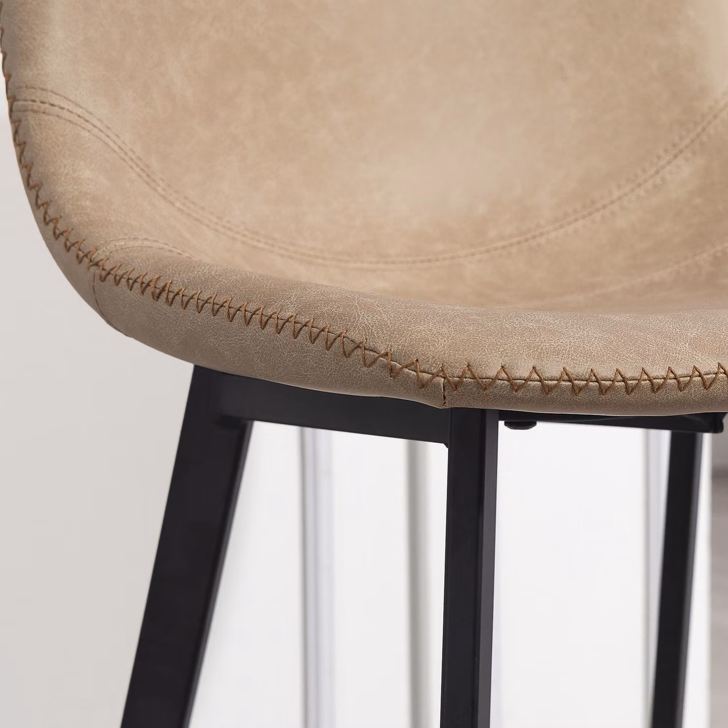 HOMCOM Set of 2 Modern PU Leather Bar Stools with Backrest and Footrest in Brown – 5
