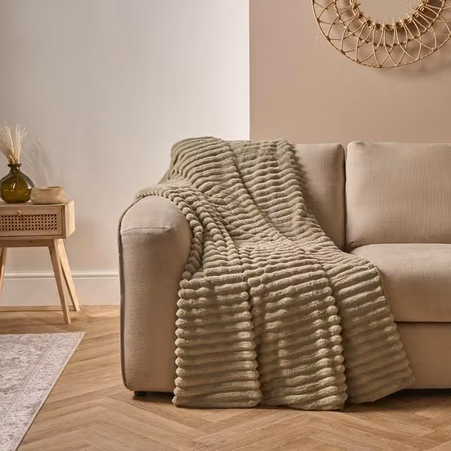OHS Green Faux Fur and Ribbed Fleece Throw Blanket