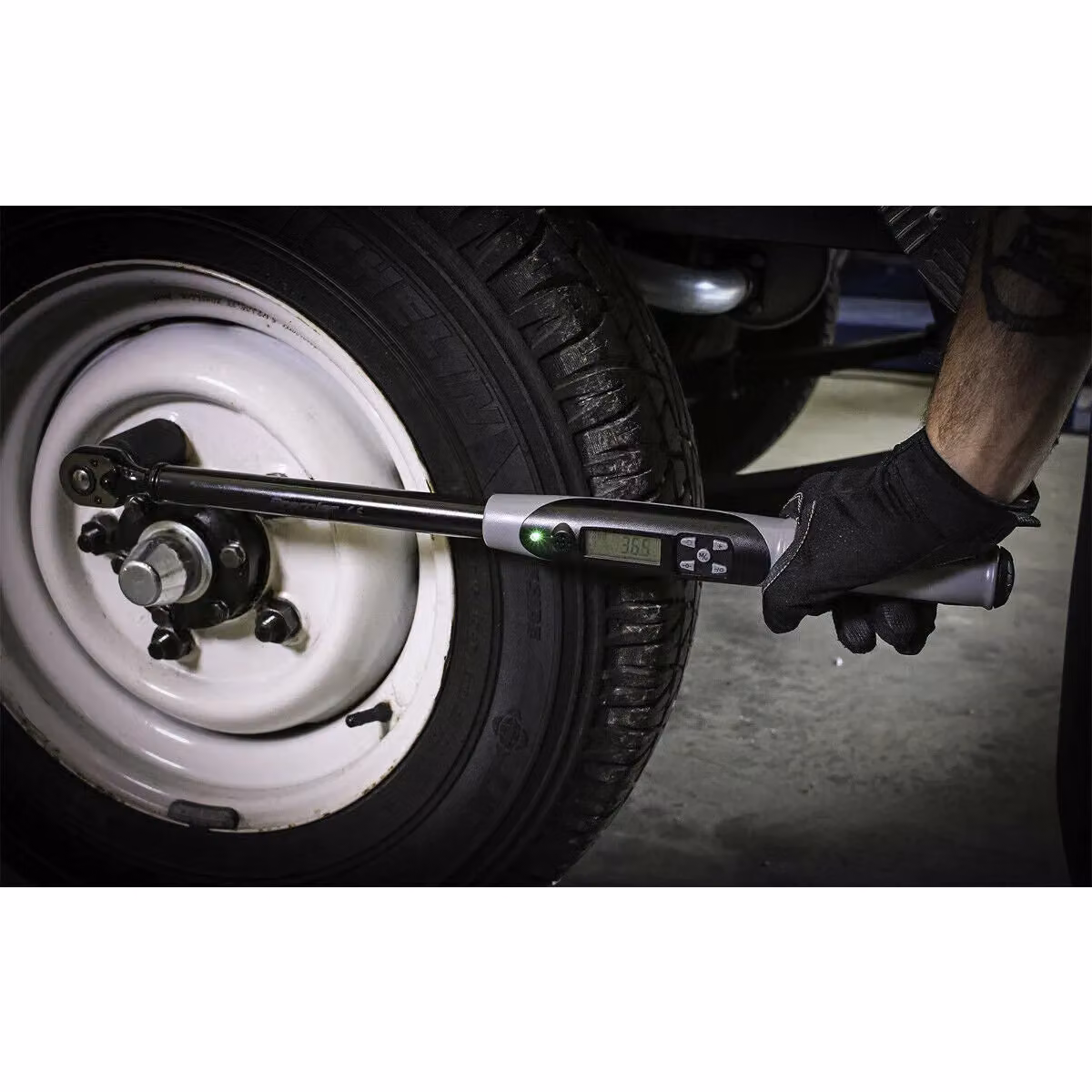 Loops Premium Digital Torque Wrench with Angle Function, 20 to 200Nm, 1/2 inch Square Drive, Black and Multicolour – 2